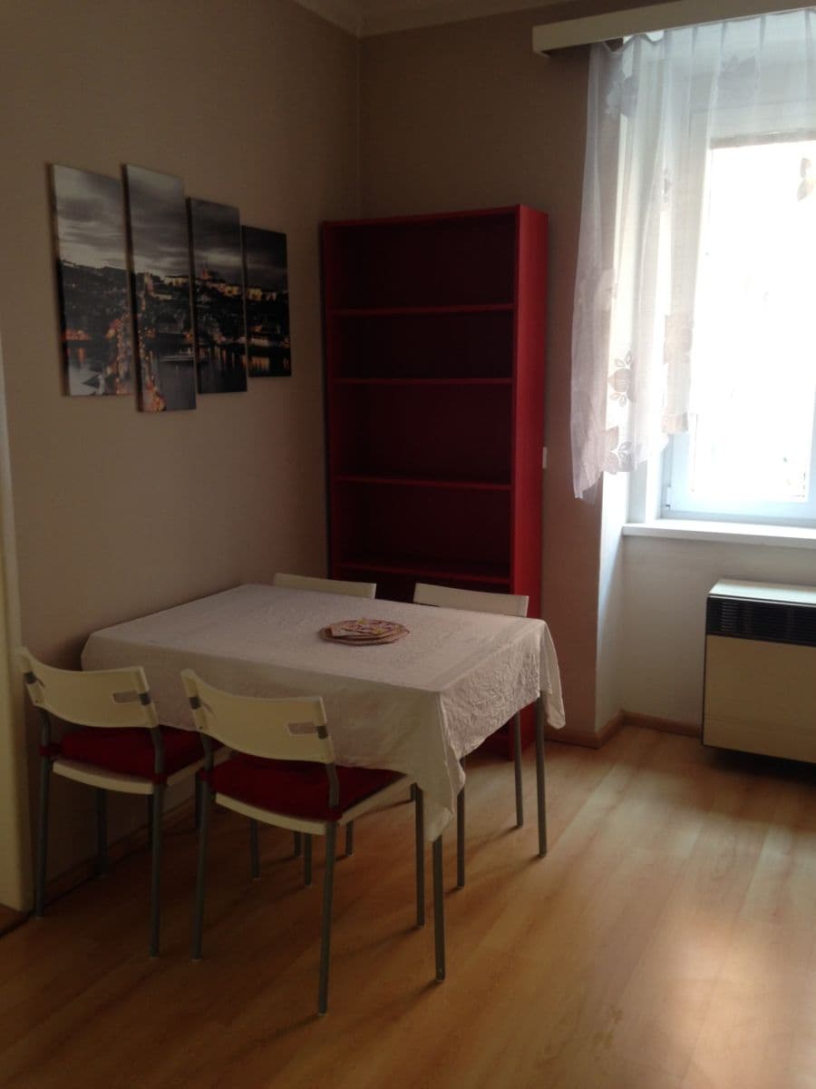 Prenájom bytu 1-izbový 38 m², Přístavní, Praha, Praha Prenájom bytu 1-izbový 38 m², Přístavní, Praha, Praha