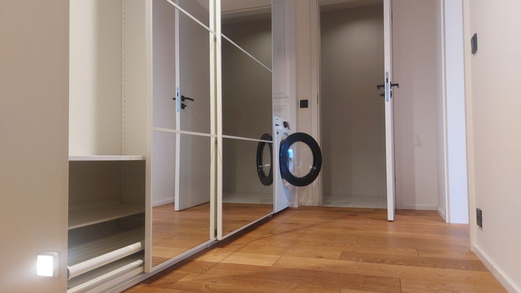 Prenájom bytu 2-izbový 61 m², Grafická, Praha, Praha Prenájom bytu 2-izbový 61 m², Grafická, Praha, Praha