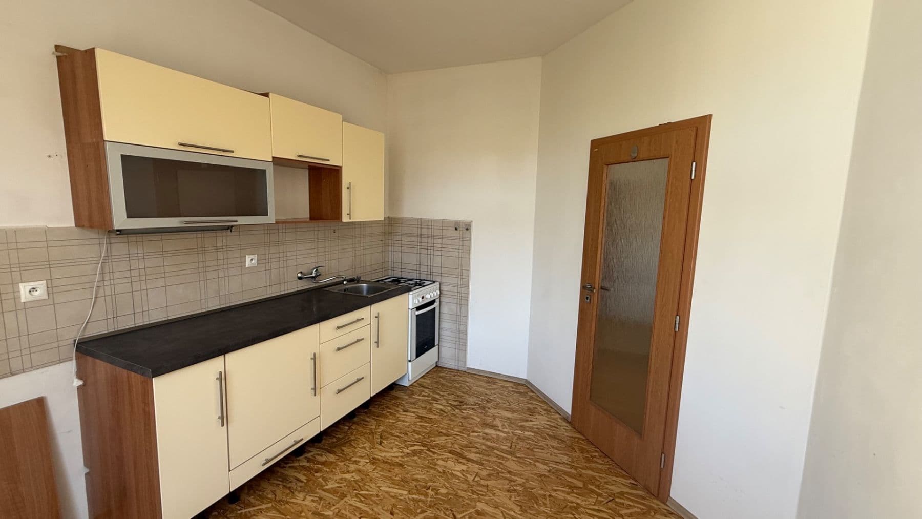 Prenájom bytu 1-izbový 40 m², Rubešova, Plzeň, Plzeňský kraj Prenájom bytu 1-izbový 40 m², Rubešova, Plzeň, Plzeňský kraj