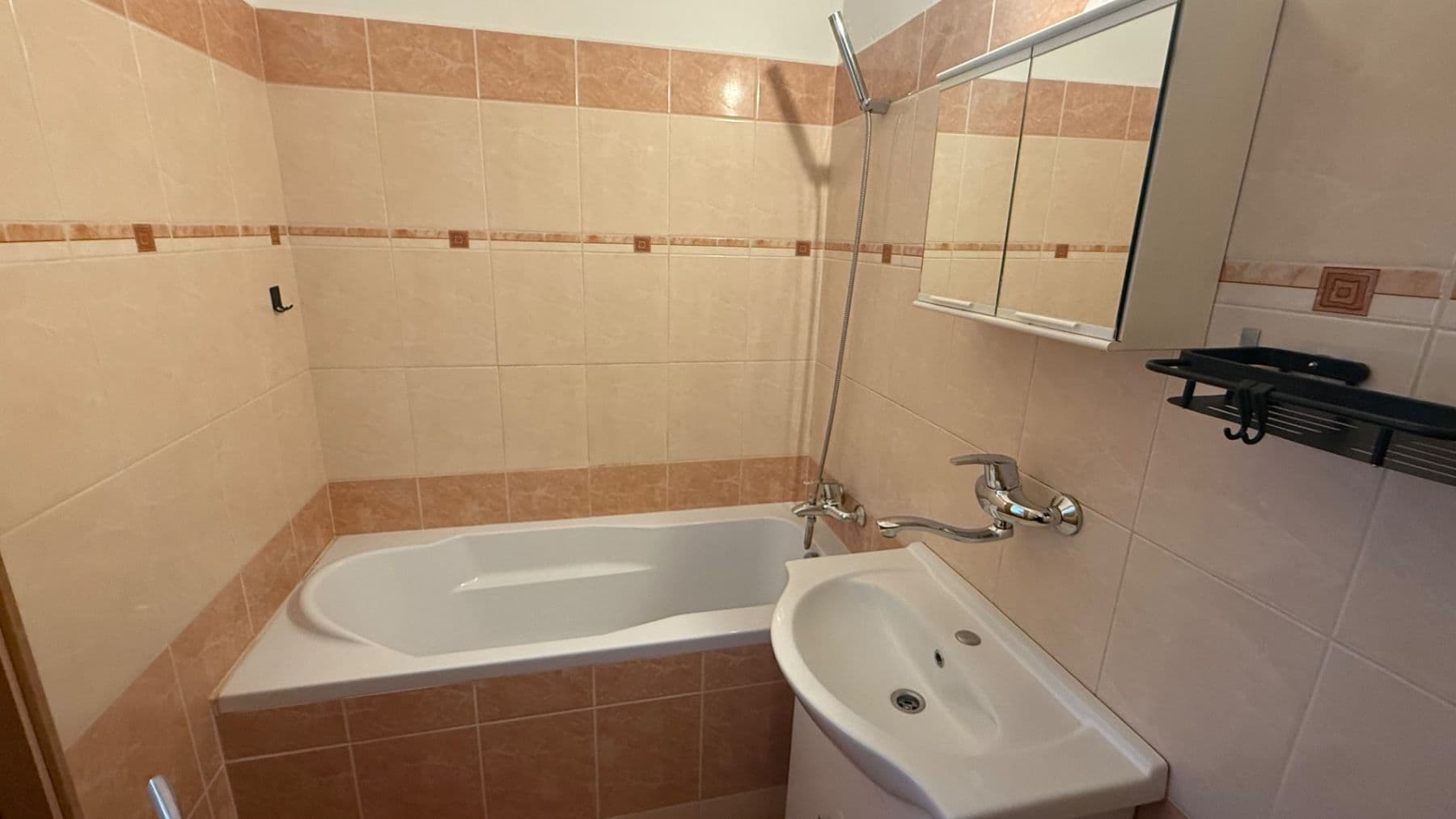 Prenájom bytu 1-izbový 40 m², Rubešova, Plzeň, Plzeňský kraj Prenájom bytu 1-izbový 40 m², Rubešova, Plzeň, Plzeňský kraj