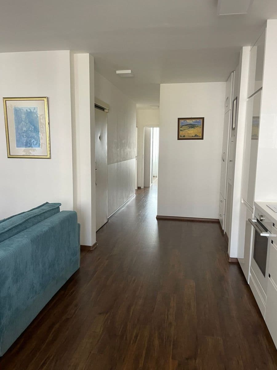 Prenájom bytu 3-izbový 82 m², Jeseniova, Praha, Praha Prenájom bytu 3-izbový 82 m², Jeseniova, Praha, Praha