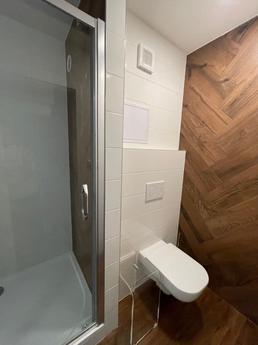 Prenájom bytu 3-izbový 82 m², Jeseniova, Praha, Praha Prenájom bytu 3-izbový 82 m², Jeseniova, Praha, Praha