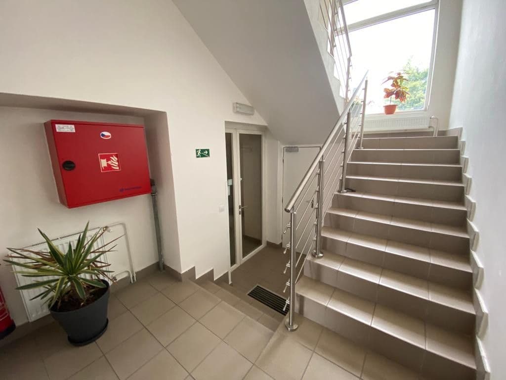 Prenájom bytu 1-izbový 36 m², Masarykovo náměstí, Mnichovice, Středočeský kraj Prenájom bytu 1-izbový 36 m², Masarykovo náměstí, Mnichovice, Středočeský kraj