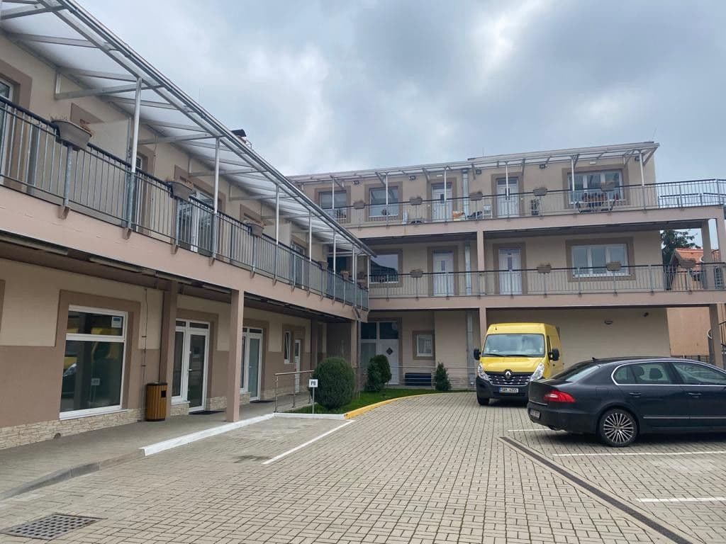 Prenájom bytu 1-izbový 36 m², Masarykovo náměstí, Mnichovice, Středočeský kraj Prenájom bytu 1-izbový 36 m², Masarykovo náměstí, Mnichovice, Středočeský kraj