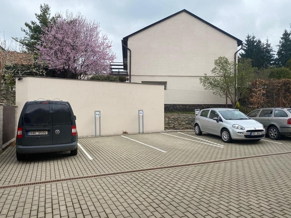 Prenájom bytu 1-izbový 36 m², Masarykovo náměstí, Mnichovice, Středočeský kraj Prenájom bytu 1-izbový 36 m², Masarykovo náměstí, Mnichovice, Středočeský kraj