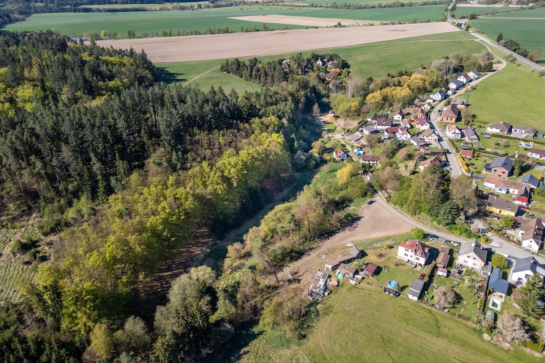 Predaj pozemku 3.576 m², Temešvár, Jihočeský kraj Predaj pozemku 3.576 m², Temešvár, Jihočeský kraj
