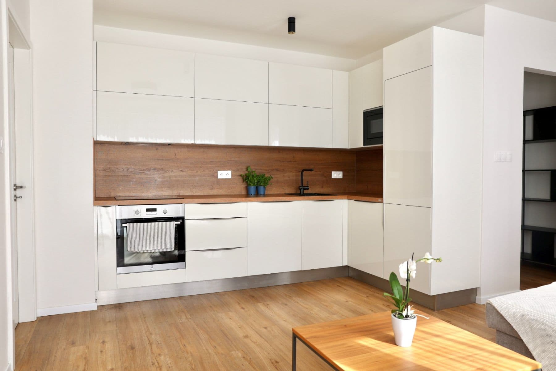 Prenájom bytu 2-izbový 54 m², Karla Čapka, Unhošť, Středočeský kraj Prenájom bytu 2-izbový 54 m², Karla Čapka, Unhošť, Středočeský kraj