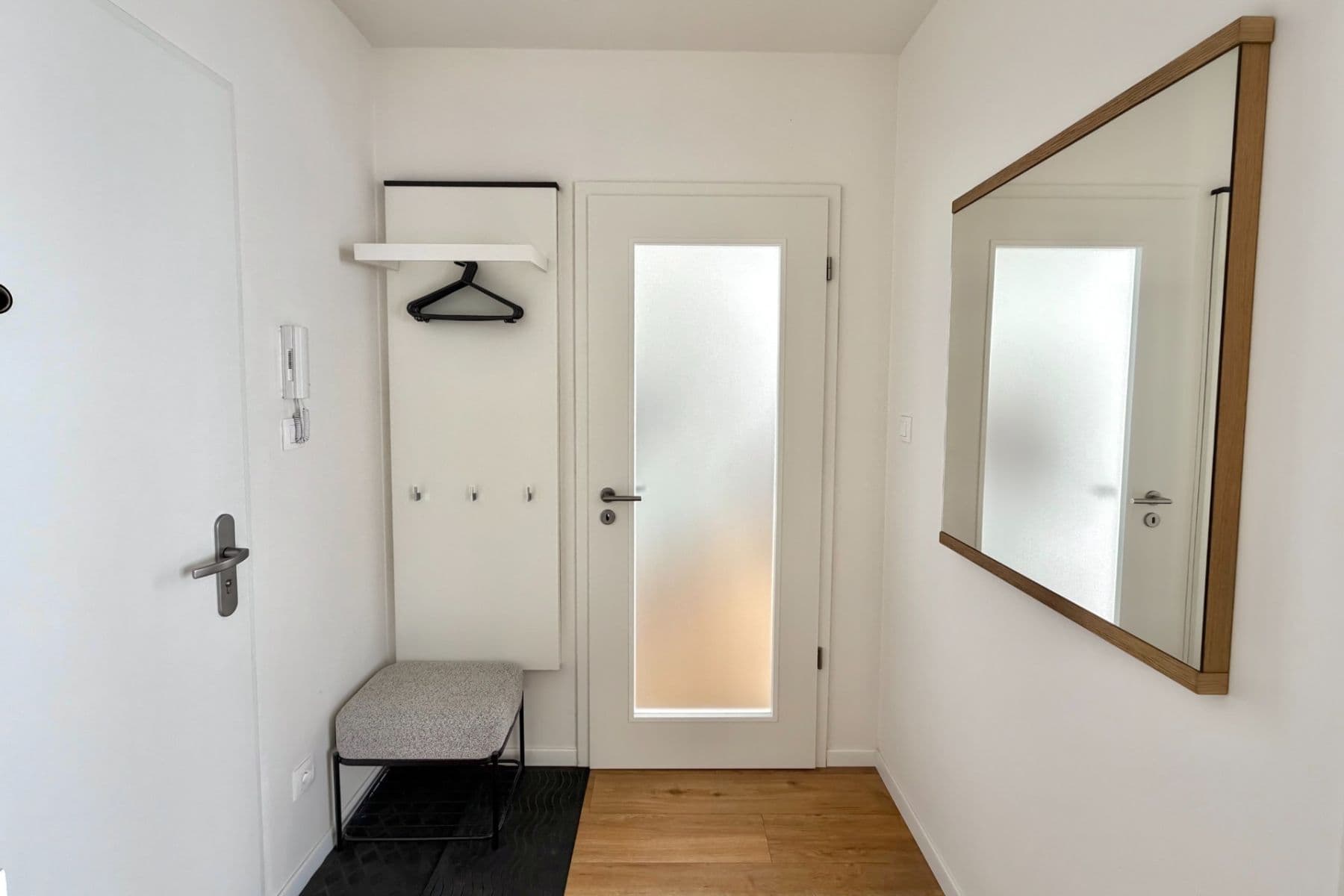 Prenájom bytu 2-izbový 54 m², Karla Čapka, Unhošť, Středočeský kraj Prenájom bytu 2-izbový 54 m², Karla Čapka, Unhošť, Středočeský kraj