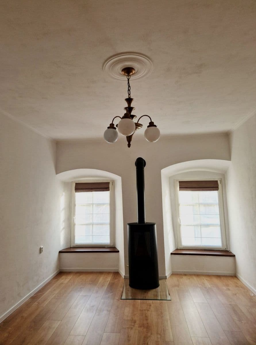 Prenájom bytu 1-izbový 34 m², Kosmákova, Jihlava, Kraj Vysočina Prenájom bytu 1-izbový 34 m², Kosmákova, Jihlava, Kraj Vysočina