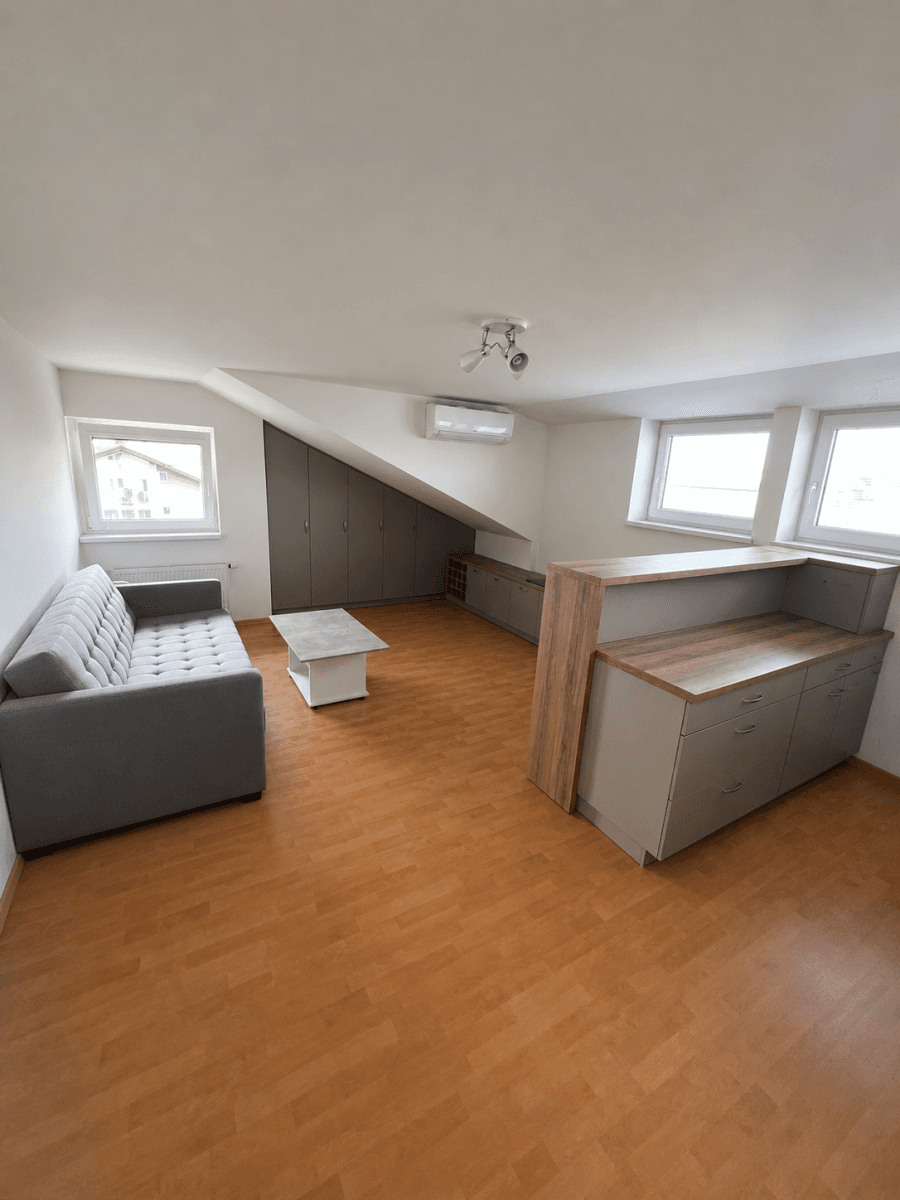 Prenájom bytu 2-izbový 47 m², Unhošťská, Hostivice, Středočeský kraj Prenájom bytu 2-izbový 47 m², Unhošťská, Hostivice, Středočeský kraj