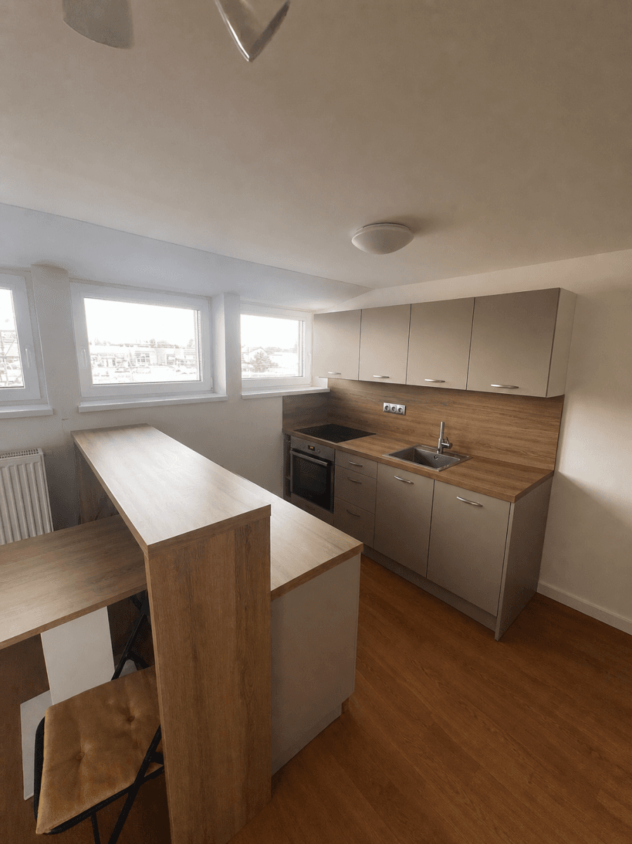 Prenájom bytu 2-izbový 47 m², Unhošťská, Hostivice, Středočeský kraj Prenájom bytu 2-izbový 47 m², Unhošťská, Hostivice, Středočeský kraj
