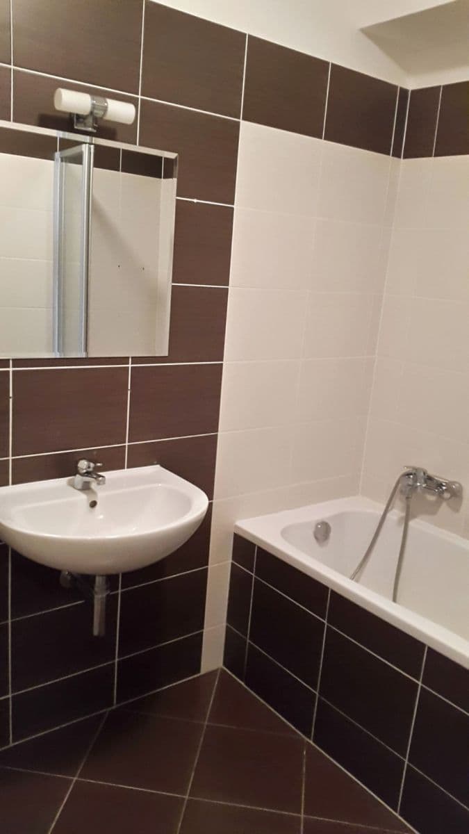 Prenájom bytu 3-izbový 74 m², Klapkova, Praha, Praha Prenájom bytu 3-izbový 74 m², Klapkova, Praha, Praha