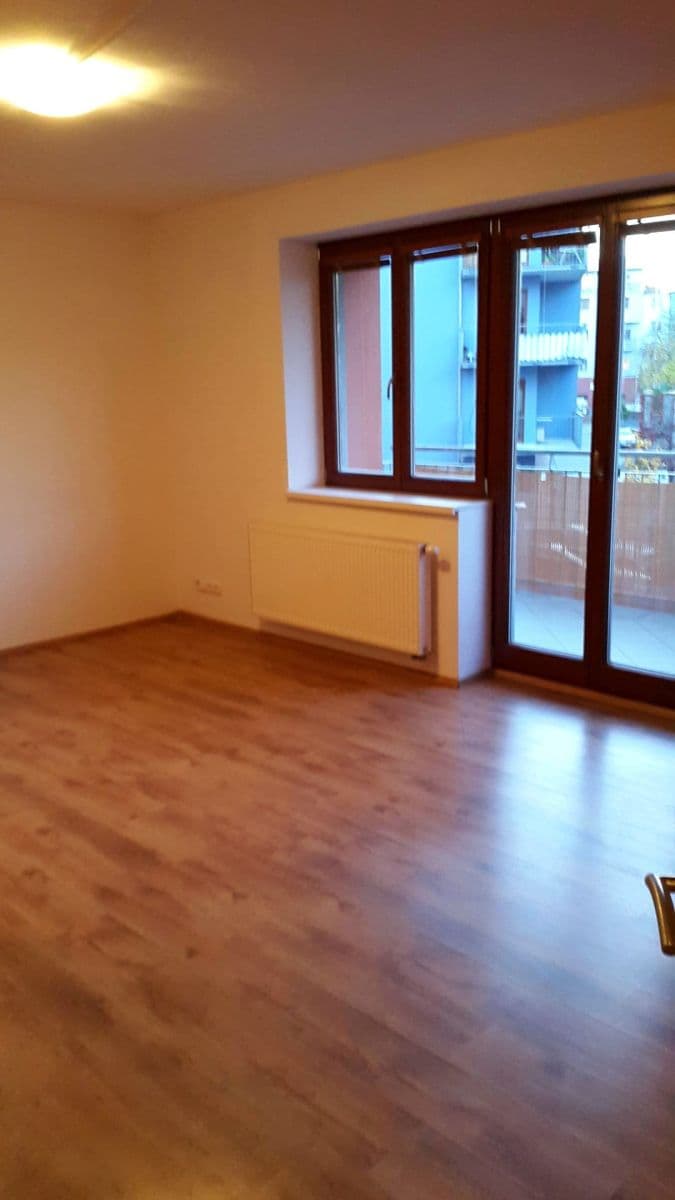 Prenájom bytu 3-izbový 74 m², Klapkova, Praha, Praha Prenájom bytu 3-izbový 74 m², Klapkova, Praha, Praha