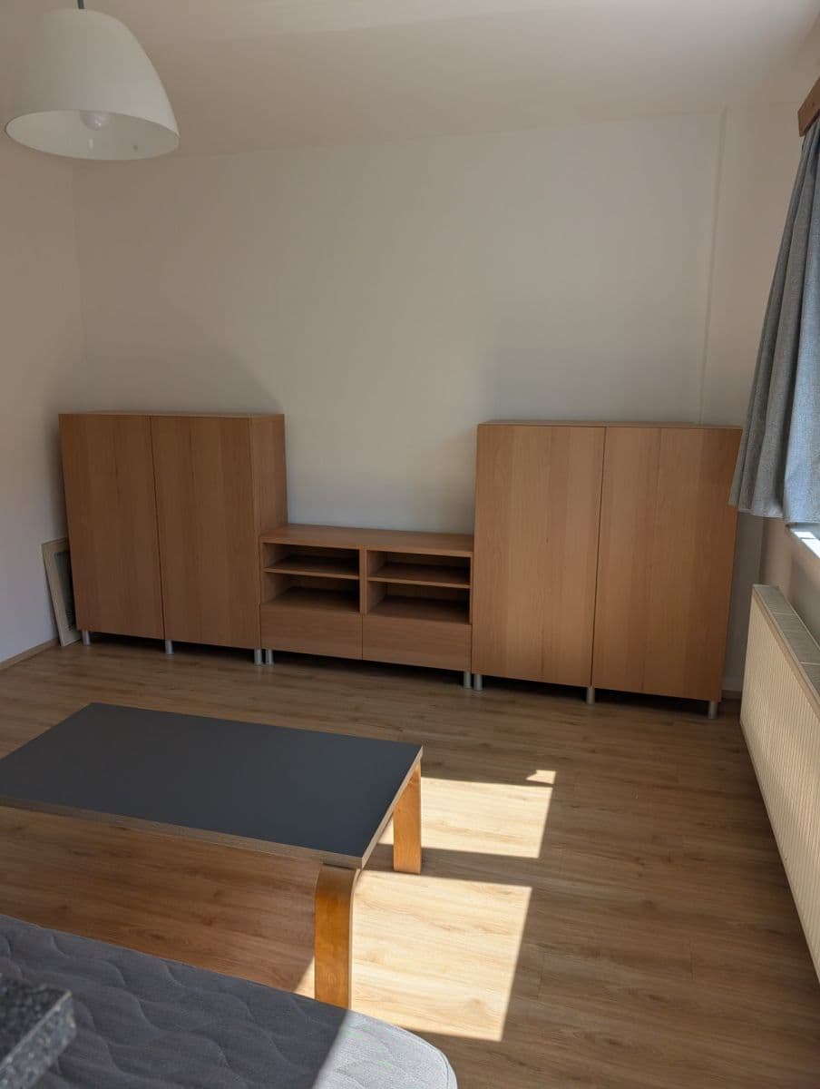 Prenájom bytu 2-izbový 42 m², Humpolecká, Praha, Praha Prenájom bytu 2-izbový 42 m², Humpolecká, Praha, Praha