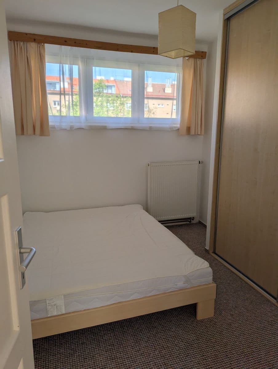 Prenájom bytu 2-izbový 42 m², Humpolecká, Praha, Praha Prenájom bytu 2-izbový 42 m², Humpolecká, Praha, Praha