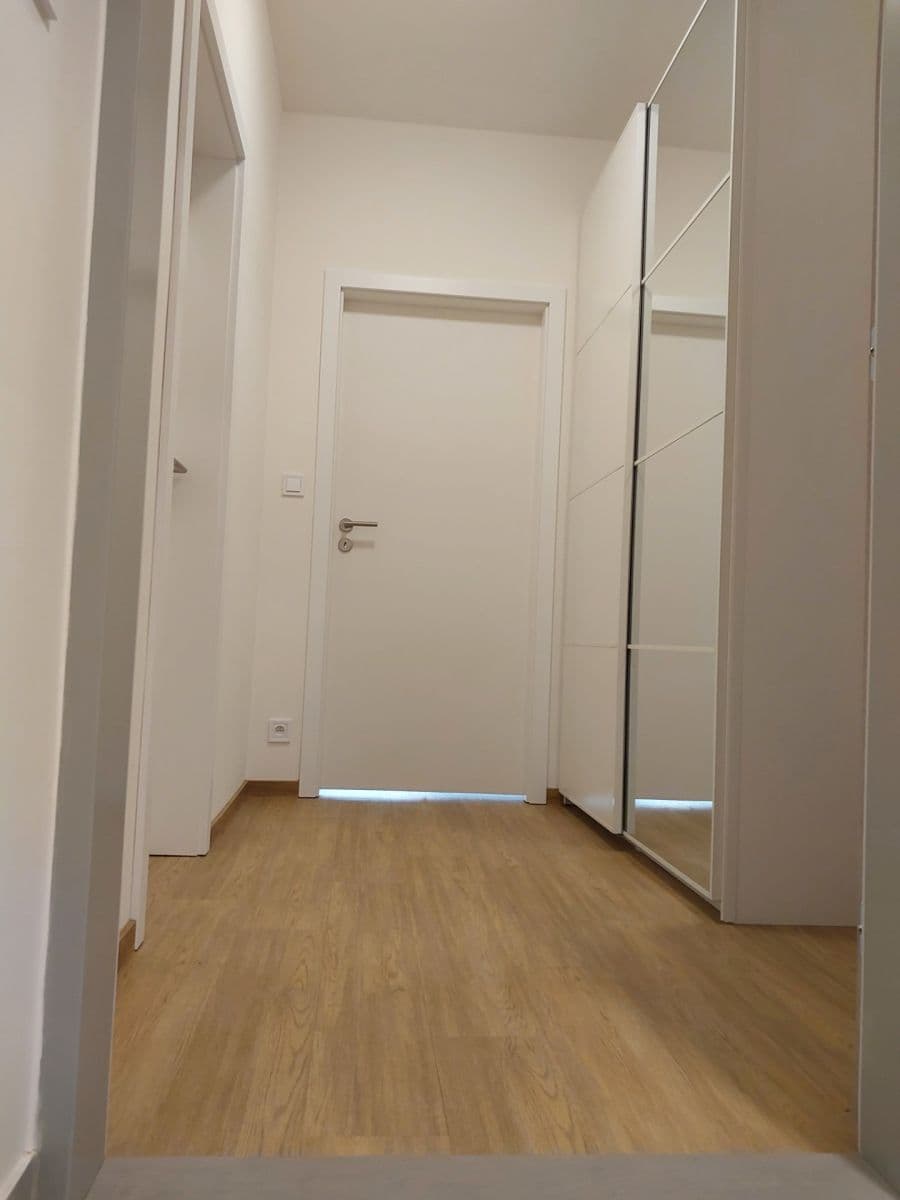 Prenájom bytu 1-izbový 35 m², Gerstelova, Praha, Praha Prenájom bytu 1-izbový 35 m², Gerstelova, Praha, Praha