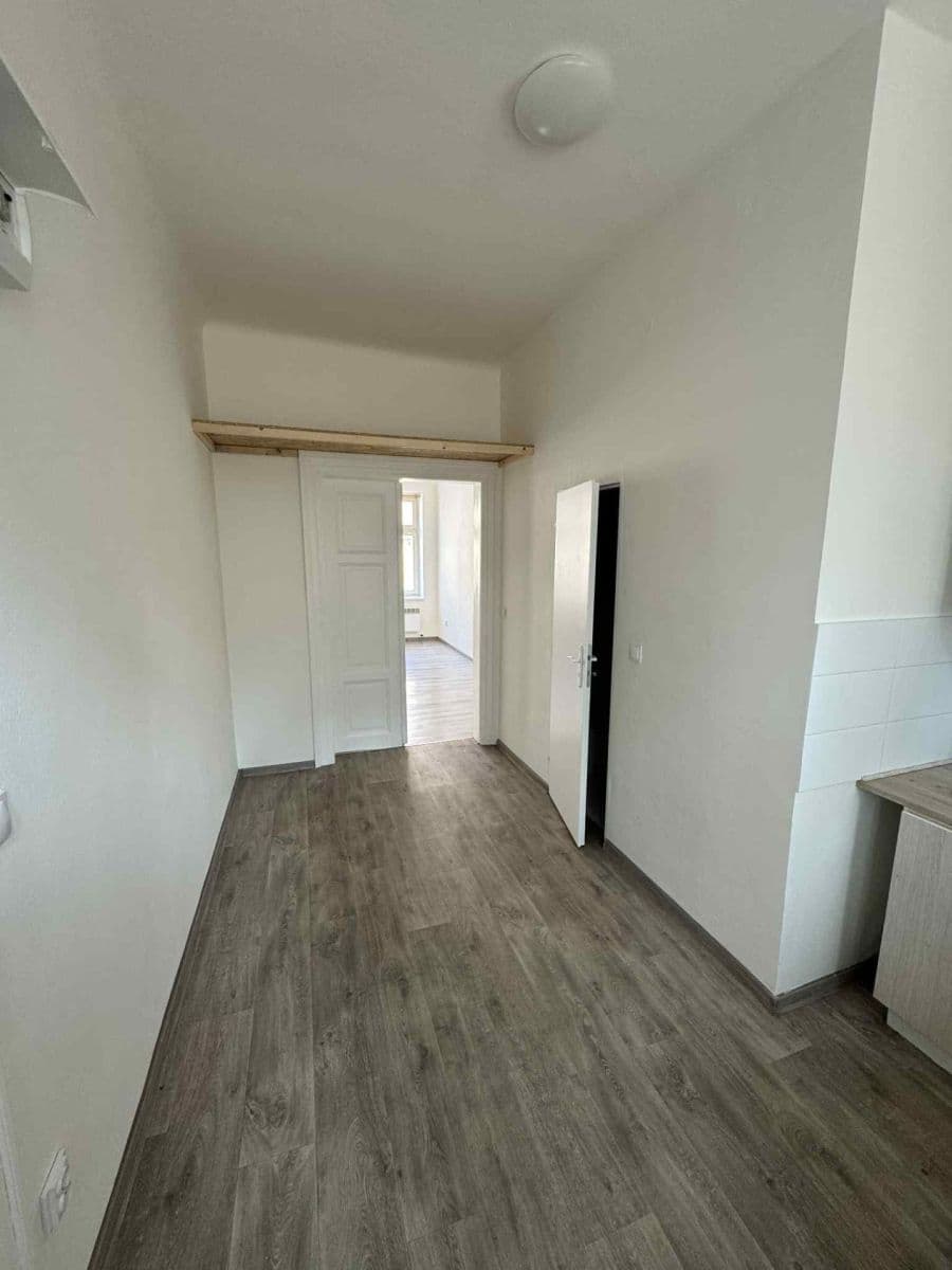 Prenájom bytu 1-izbový 28 m², Husitská, Praha, Praha Prenájom bytu 1-izbový 28 m², Husitská, Praha, Praha