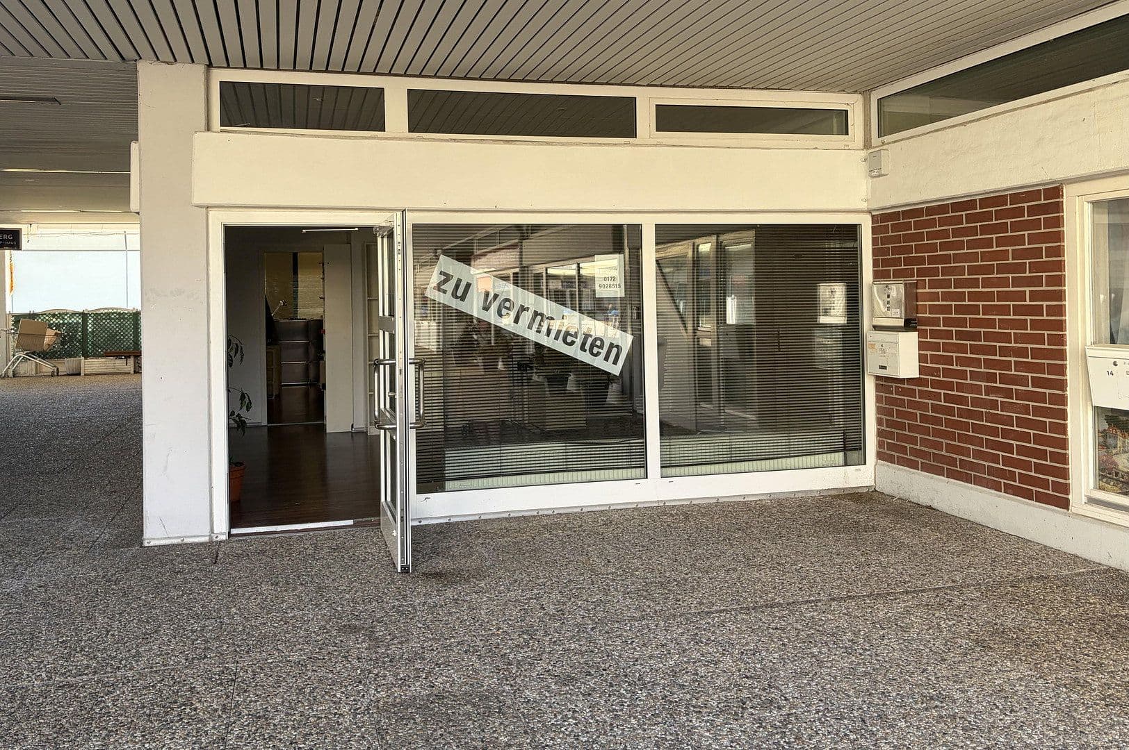 Prenájom kancelárie 90 m², Heidelberg, Bádensko-Wurttembersko Prenájom kancelárie 90 m², Heidelberg, Bádensko-Wurttembersko