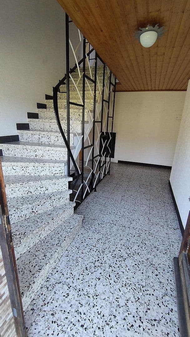 Predaj domu 338 m², pozemek 862 m², Johanniterstraße 25, Kandern, Bádensko-Wurttembersko Predaj domu 338 m², pozemek 862 m², Johanniterstraße 25, Kandern, Bádensko-Wurttembersko