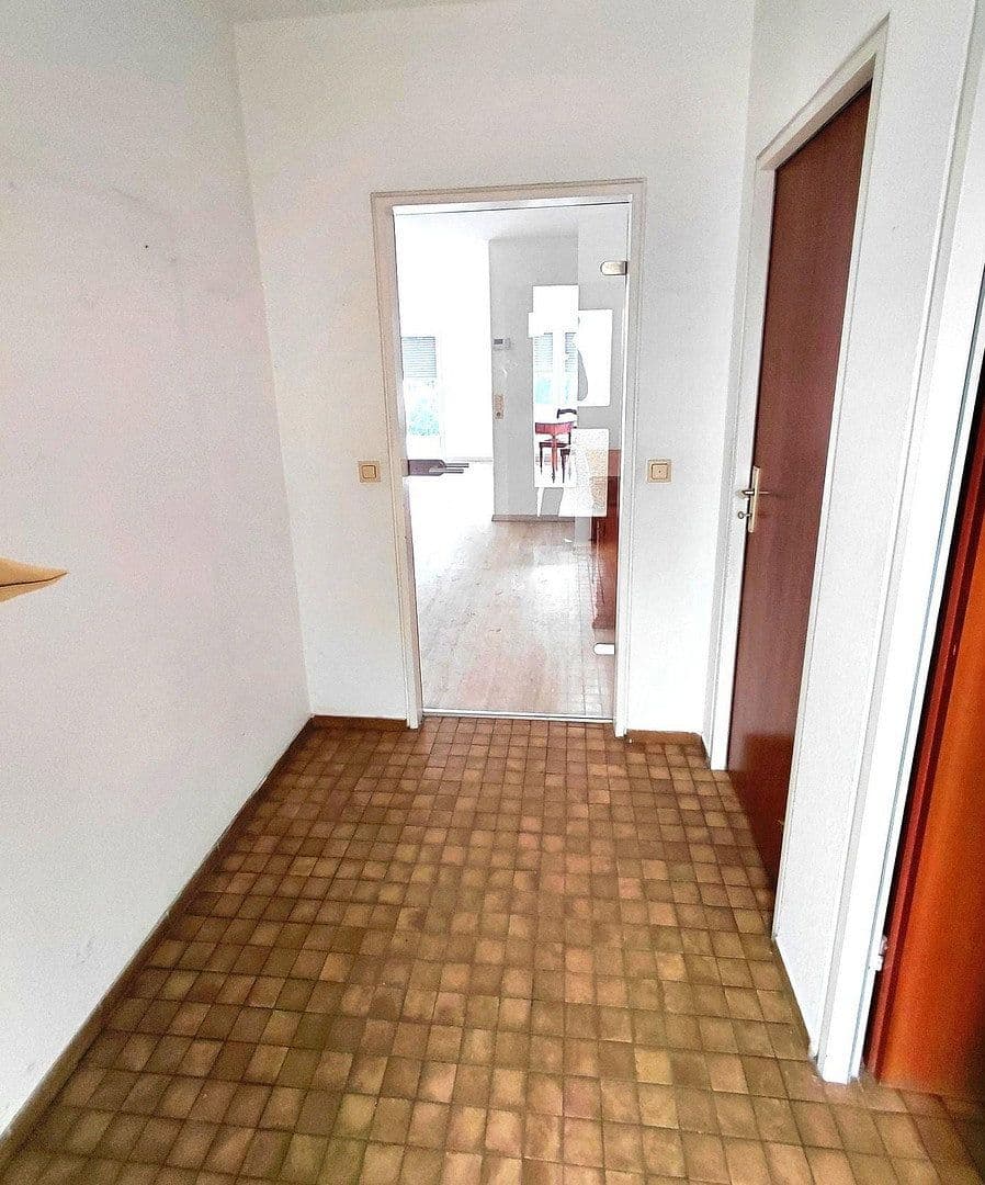 Predaj domu 128 m², pozemek 252 m², Heinrich-Heine-Str. 7, Oestrich-Winkel, Hesensko Predaj domu 128 m², pozemek 252 m², Heinrich-Heine-Str. 7, Oestrich-Winkel, Hesensko