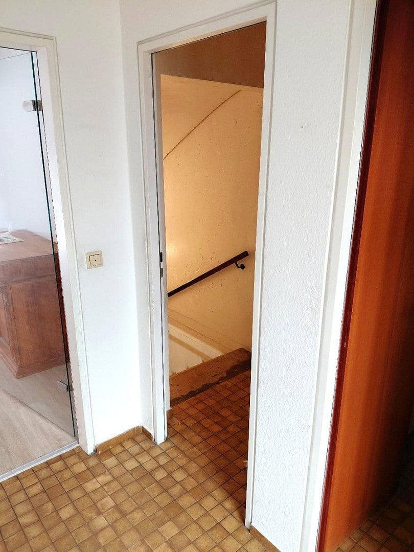 Predaj domu 128 m², pozemek 252 m², Heinrich-Heine-Str. 7, Oestrich-Winkel, Hesensko Predaj domu 128 m², pozemek 252 m², Heinrich-Heine-Str. 7, Oestrich-Winkel, Hesensko