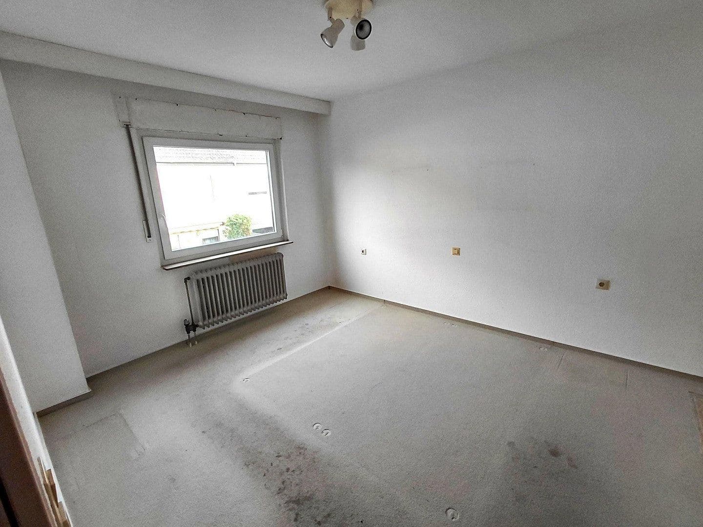 Predaj domu 128 m², pozemek 252 m², Heinrich-Heine-Str. 7, Oestrich-Winkel, Hesensko Predaj domu 128 m², pozemek 252 m², Heinrich-Heine-Str. 7, Oestrich-Winkel, Hesensko