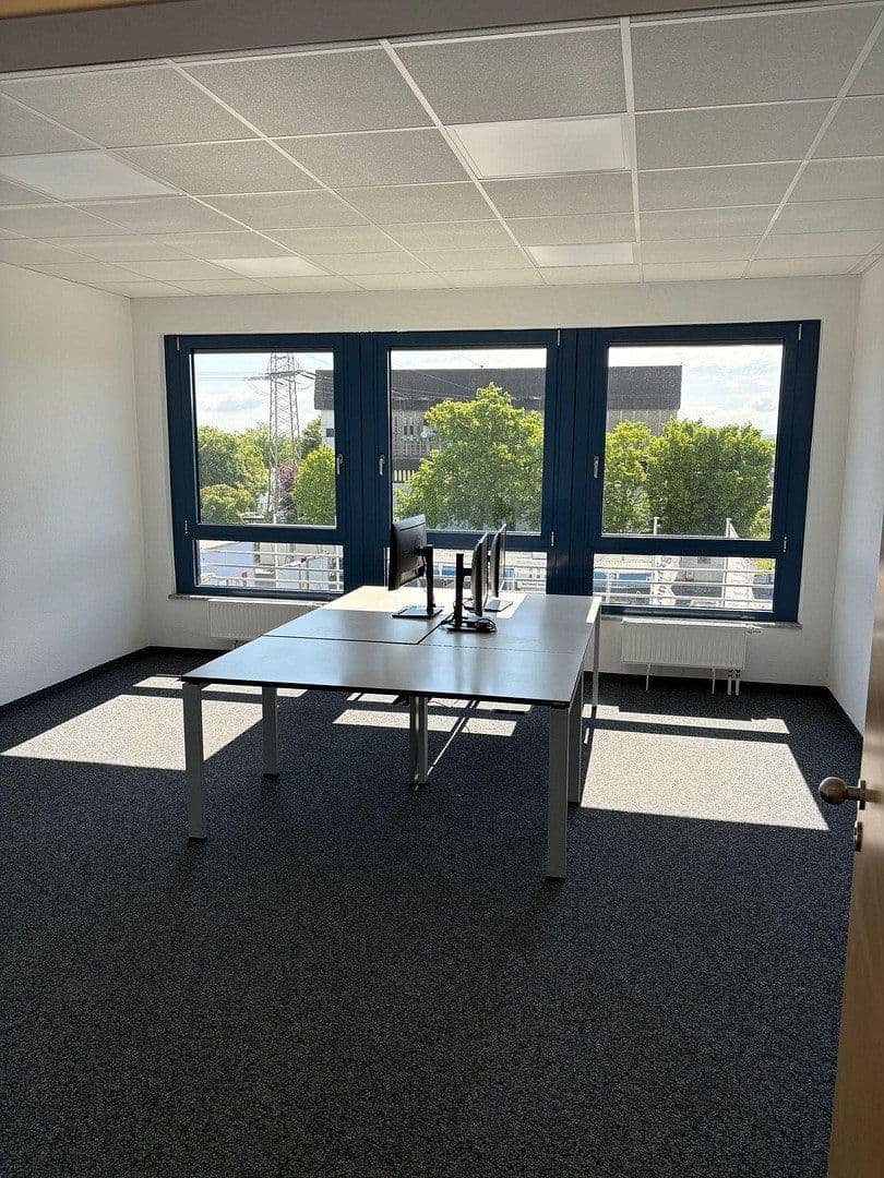 Prenájom kancelárie 50 m², Berner Str. 71, Frankfurt - Nieder-Eschbach, Hesensko Prenájom kancelárie 50 m², Berner Str. 71, Frankfurt - Nieder-Eschbach, Hesensko
