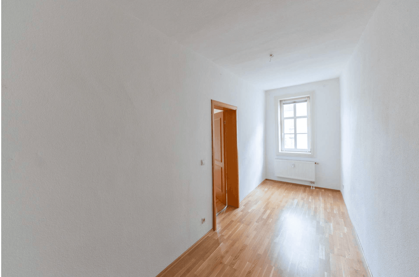 Prenájom bytu 4-izbový 114 m², Saalstraße 5, Jena, Durínsko Prenájom bytu 4-izbový 114 m², Saalstraße 5, Jena, Durínsko