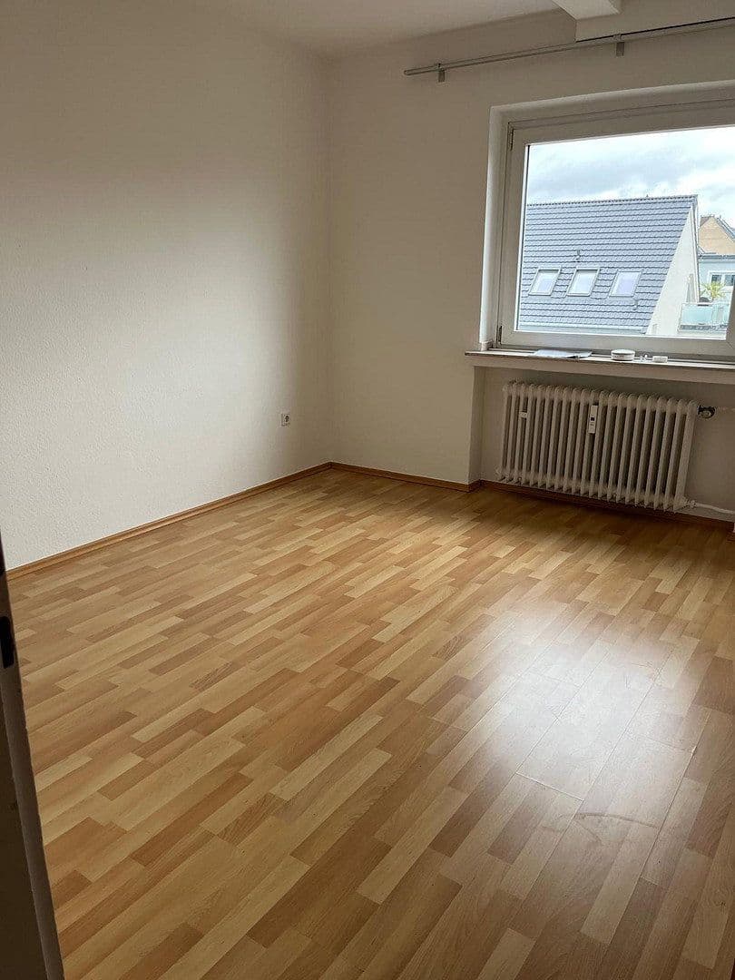 Prenájom bytu 3-izbový 77 m², Alfred-Schütte-Allee 162, Köln, Severné Porýnie - Westfálsko Prenájom bytu 3-izbový 77 m², Alfred-Schütte-Allee 162, Köln, Severné Porýnie - Westfálsko