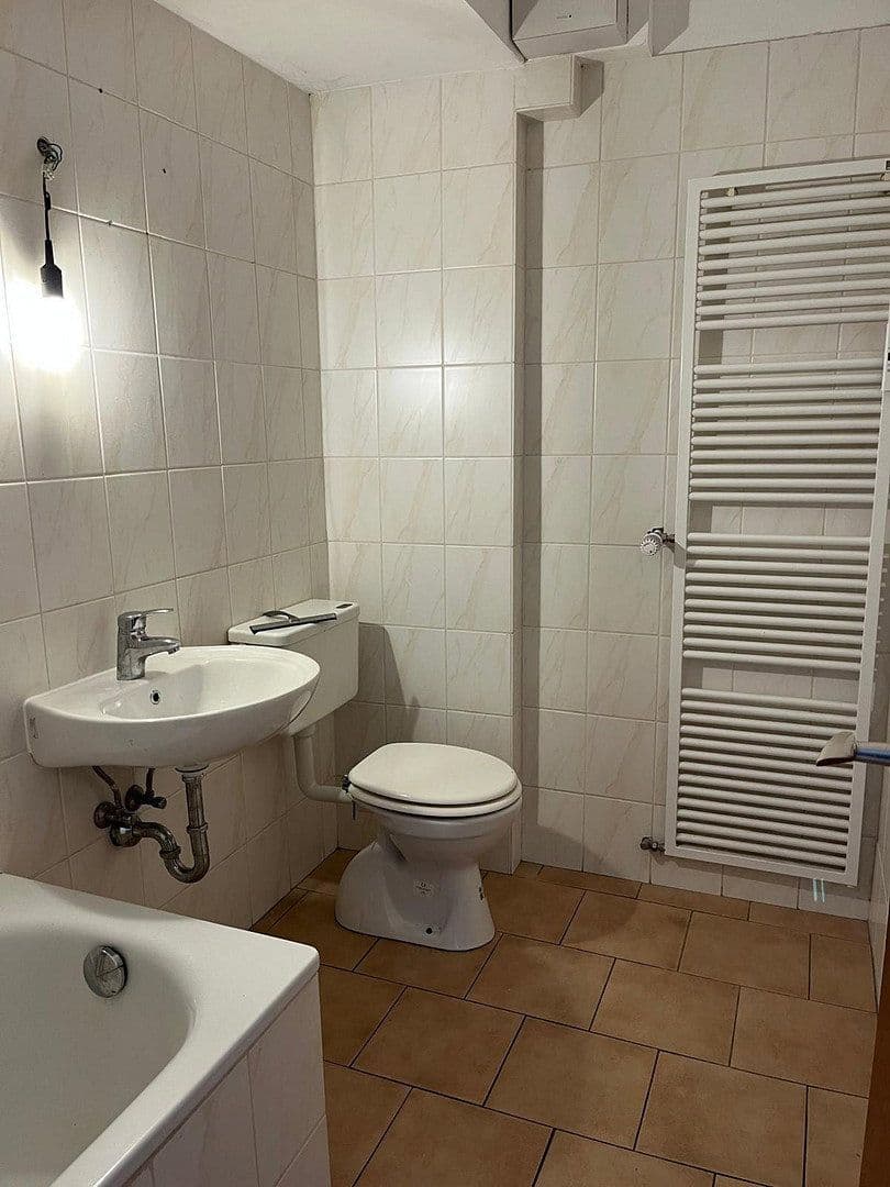 Prenájom bytu 3-izbový 77 m², Alfred-Schütte-Allee 162, Köln, Severné Porýnie - Westfálsko Prenájom bytu 3-izbový 77 m², Alfred-Schütte-Allee 162, Köln, Severné Porýnie - Westfálsko