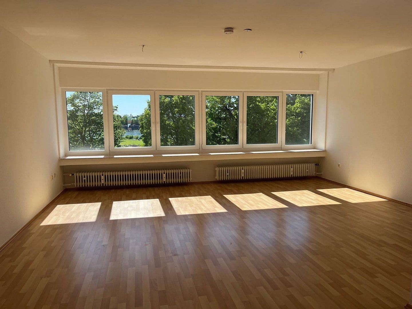 Prenájom bytu 3-izbový 77 m², Alfred-Schütte-Allee 162, Köln, Severné Porýnie - Westfálsko Prenájom bytu 3-izbový 77 m², Alfred-Schütte-Allee 162, Köln, Severné Porýnie - Westfálsko
