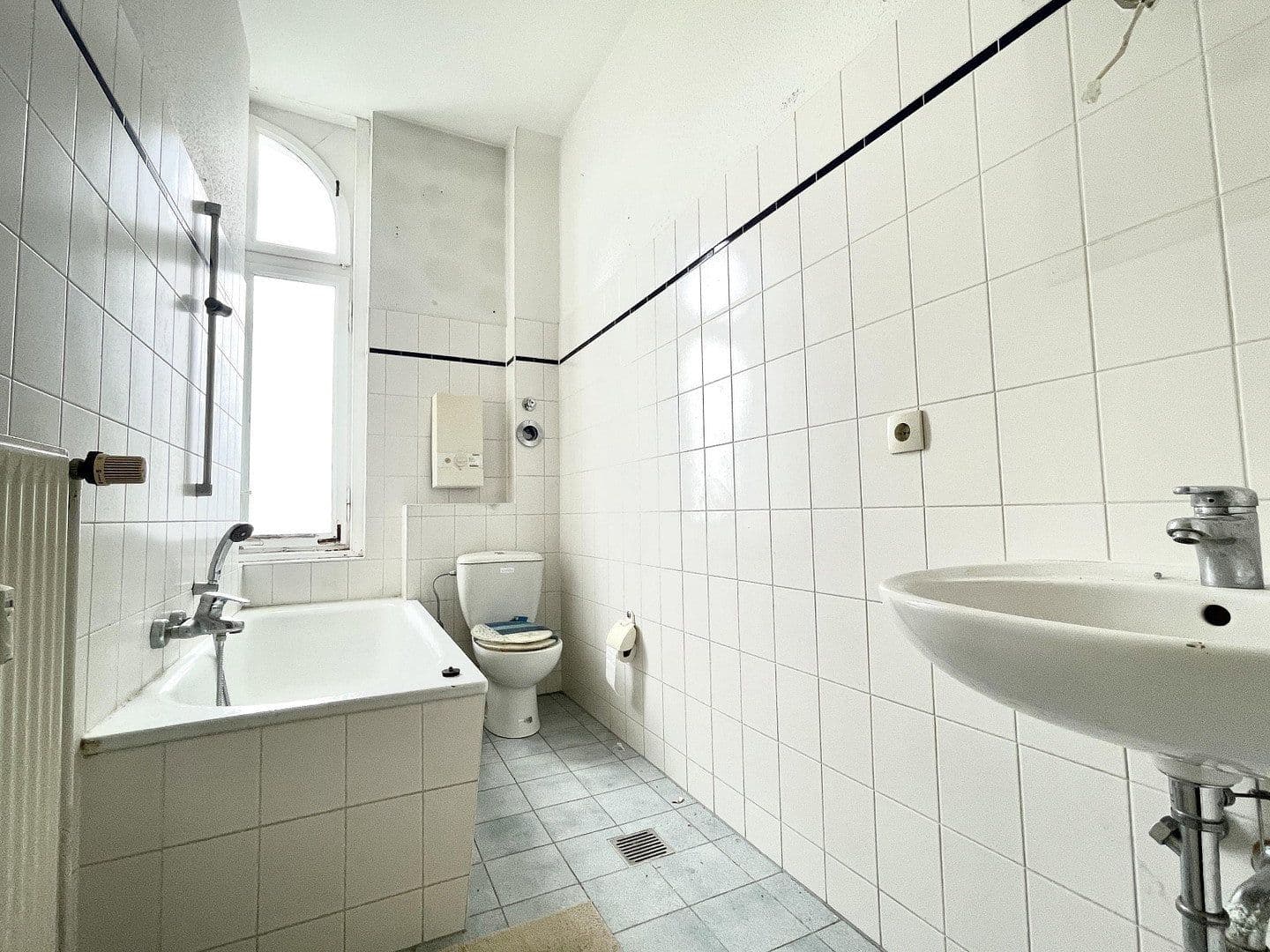 Predaj bytu 1-izbový 42 m², Sophie-Charlotten-Str. 73-74, Berlin, Berlín Predaj bytu 1-izbový 42 m², Sophie-Charlotten-Str. 73-74, Berlin, Berlín