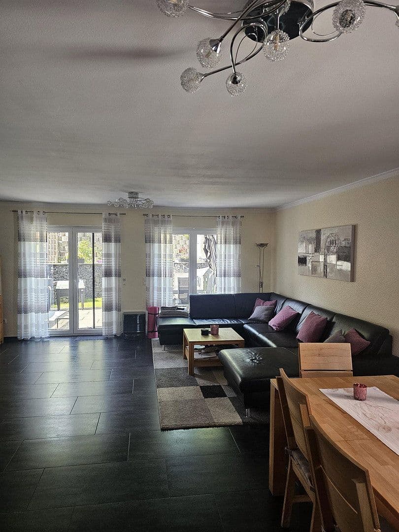 Predaj domu 145 m², pozemek 320 m², Idstein, Hesensko Predaj domu 145 m², pozemek 320 m², Idstein, Hesensko
