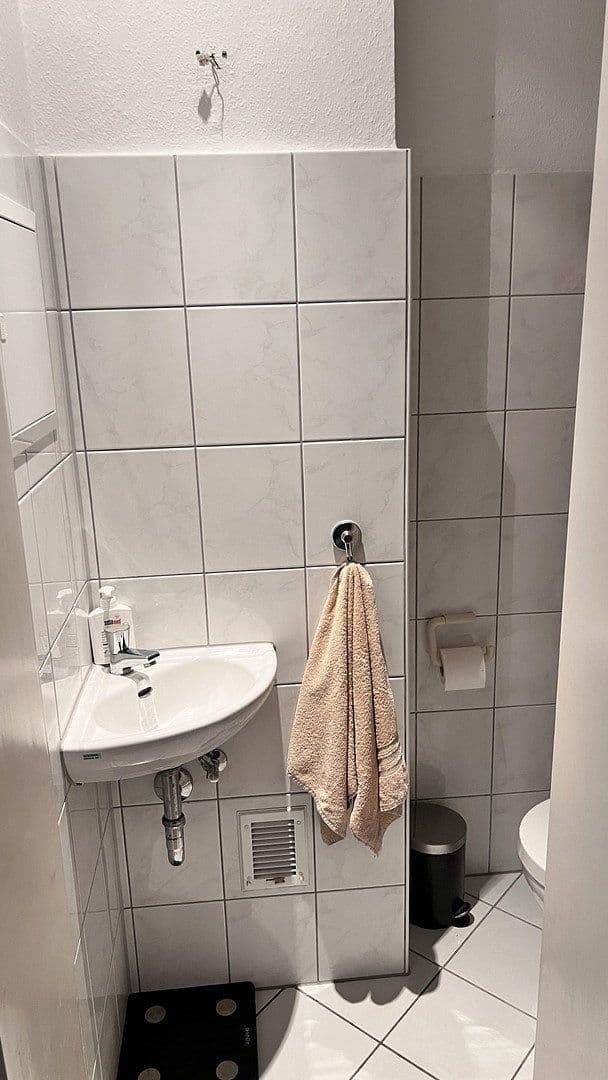 Prenájom bytu 3-izbový 79 m², Niederdonker Str. 9, Düsseldorf, Severné Porýnie - Westfálsko Prenájom bytu 3-izbový 79 m², Niederdonker Str. 9, Düsseldorf, Severné Porýnie - Westfálsko