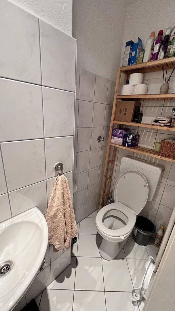 Prenájom bytu 3-izbový 79 m², Niederdonker Str. 9, Düsseldorf, Severné Porýnie - Westfálsko Prenájom bytu 3-izbový 79 m², Niederdonker Str. 9, Düsseldorf, Severné Porýnie - Westfálsko