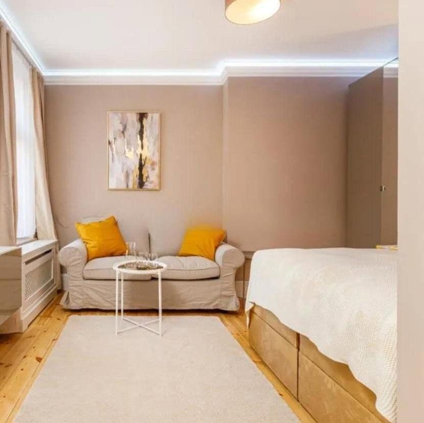 Prenájom bytu 3-izbový 45 m², Gitschiner Strasse 89, Berlin, Berlín Prenájom bytu 3-izbový 45 m², Gitschiner Strasse 89, Berlin, Berlín