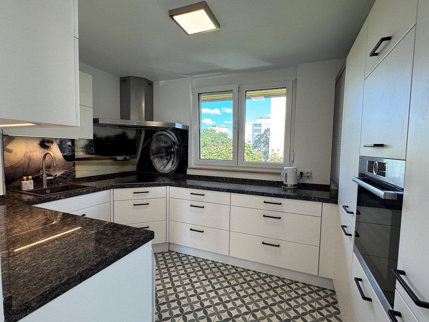 Predaj bytu 4-izbový 91 m², Konrad-Adenauer-Straße 2/1, Weinheim, Bádensko-Wurttembersko Predaj bytu 4-izbový 91 m², Konrad-Adenauer-Straße 2/1, Weinheim, Bádensko-Wurttembersko