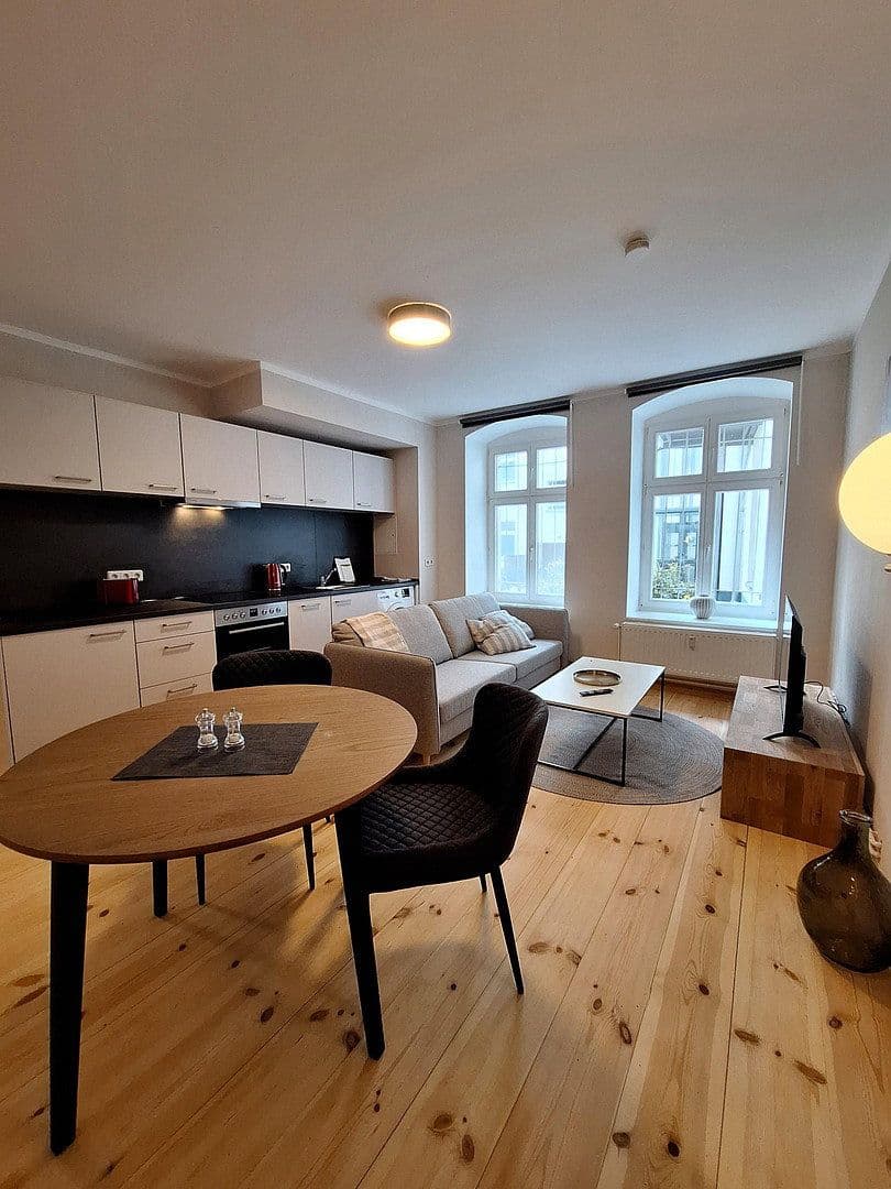 Prenájom bytu 1-izbový 36 m², Berlin, Berlín Prenájom bytu 1-izbový 36 m², Berlin, Berlín