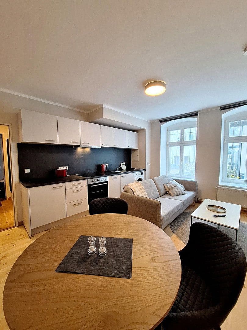 Prenájom bytu 1-izbový 36 m², Berlin, Berlín Prenájom bytu 1-izbový 36 m², Berlin, Berlín