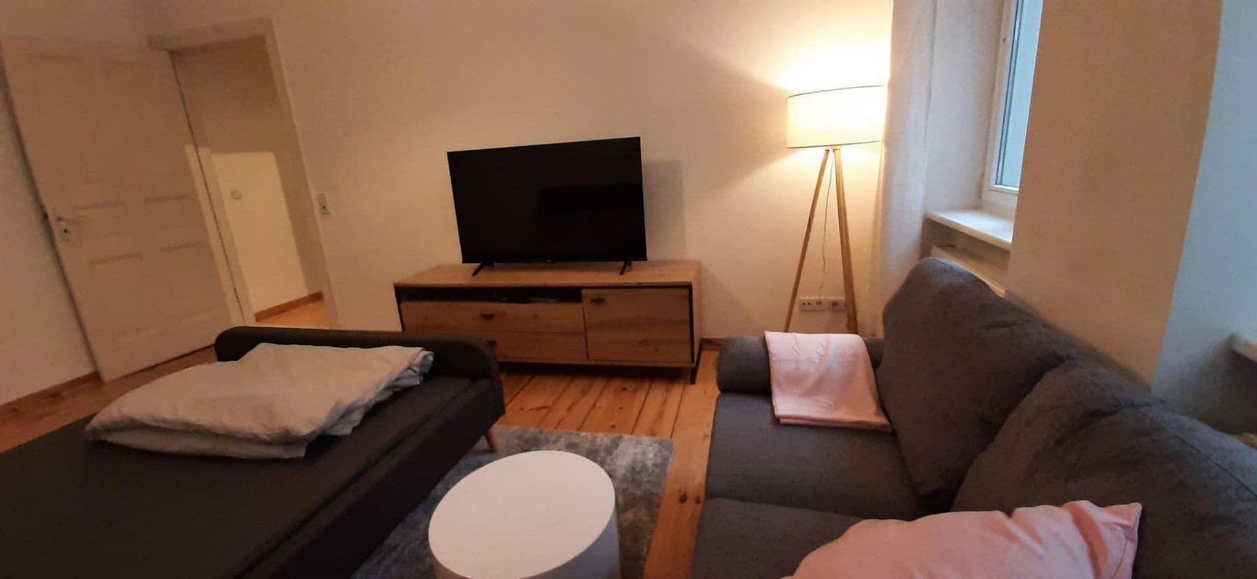 Prenájom bytu 1-izbový 36 m², Berlin, Berlín Prenájom bytu 1-izbový 36 m², Berlin, Berlín
