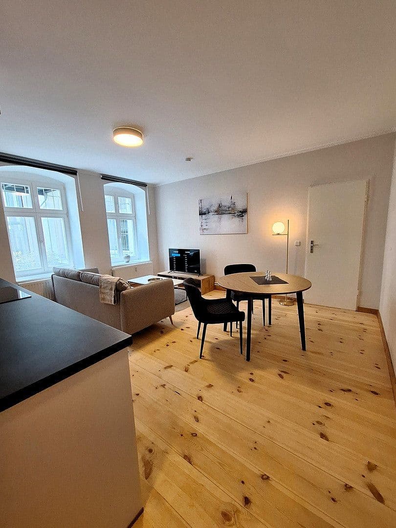 Prenájom bytu 1-izbový 36 m², Berlin, Berlín Prenájom bytu 1-izbový 36 m², Berlin, Berlín