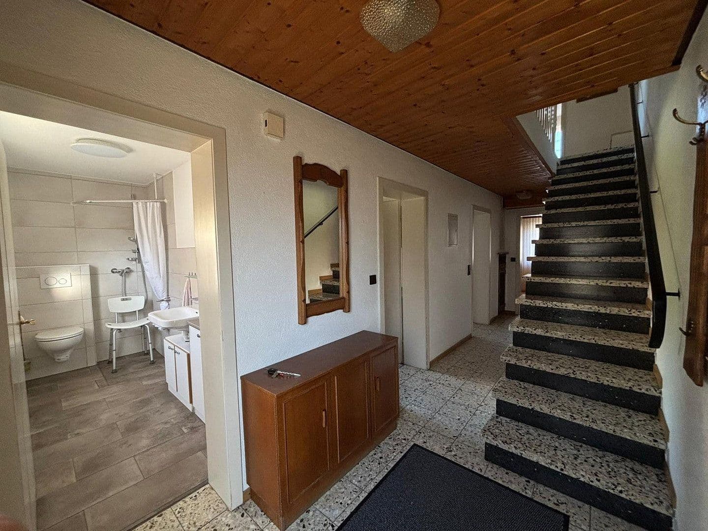 Predaj domu 96 m², pozemek 1.092 m², Bretzfeld, Bádensko-Wurttembersko Predaj domu 96 m², pozemek 1.092 m², Bretzfeld, Bádensko-Wurttembersko