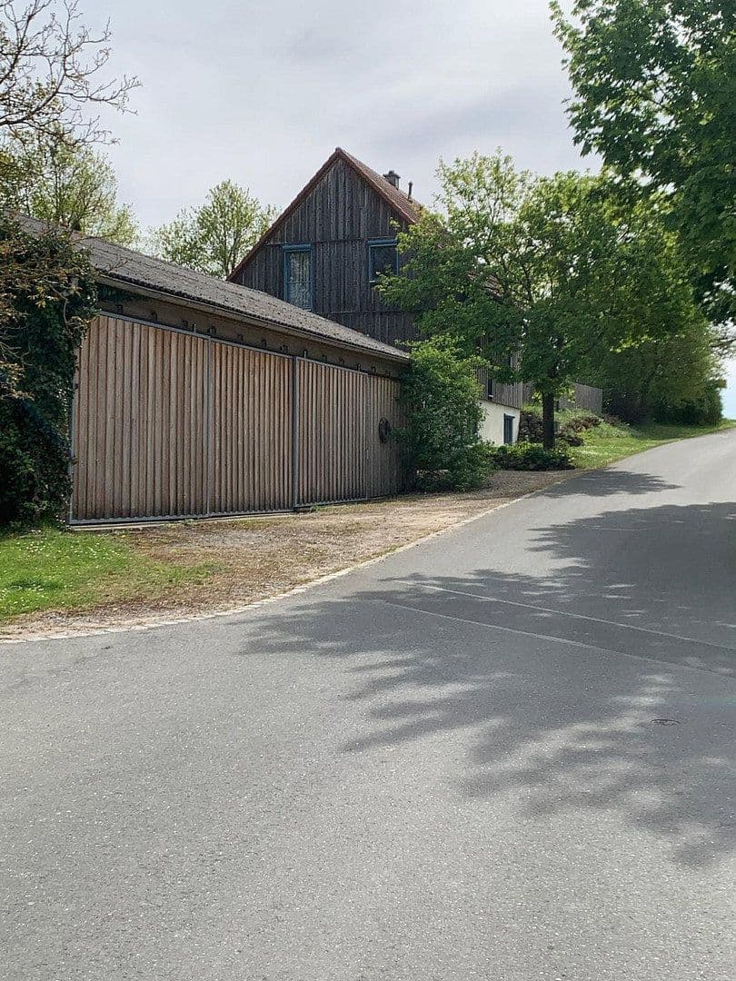Predaj domu 100 m², pozemek 900 m², Wilhelmsdorf, Bavorsko Predaj domu 100 m², pozemek 900 m², Wilhelmsdorf, Bavorsko
