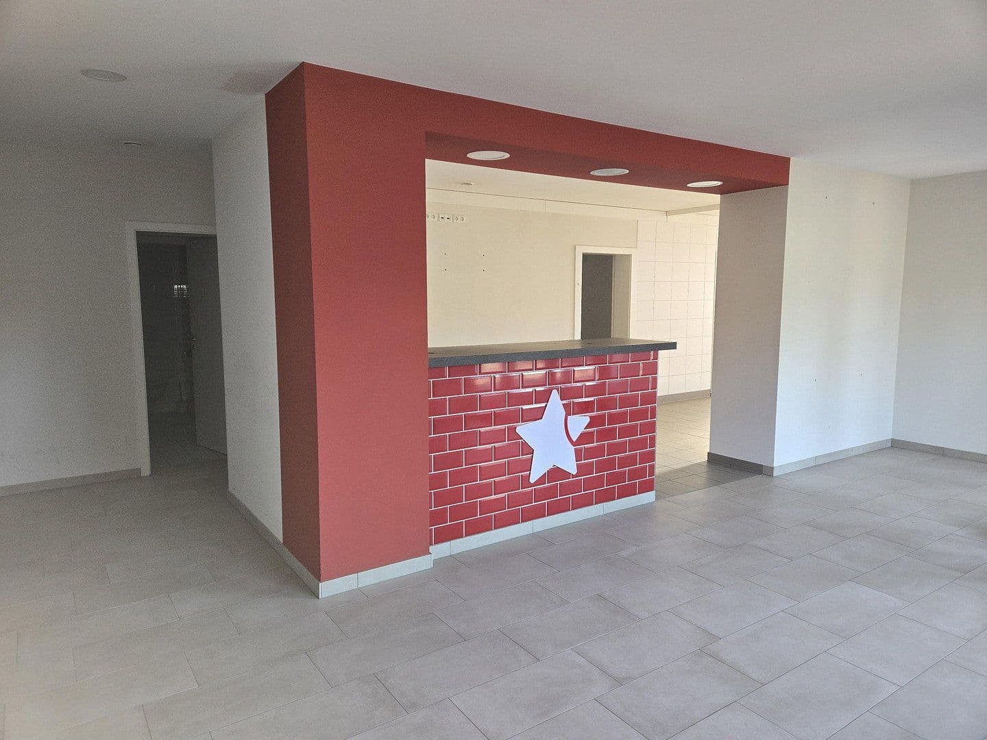 Prenájom nebytového priestoru 185 m², Windbergweg 1, Berlin, Berlín Prenájom nebytového priestoru 185 m², Windbergweg 1, Berlin, Berlín