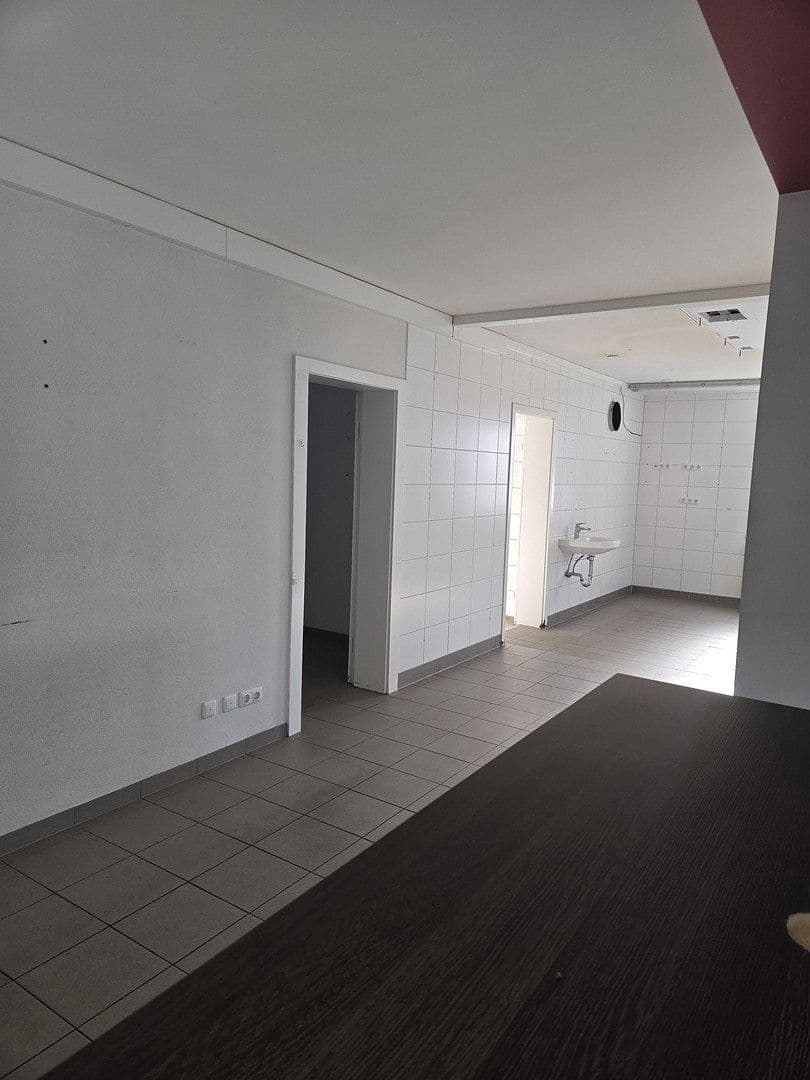 Prenájom nebytového priestoru 185 m², Windbergweg 1, Berlin, Berlín Prenájom nebytového priestoru 185 m², Windbergweg 1, Berlin, Berlín