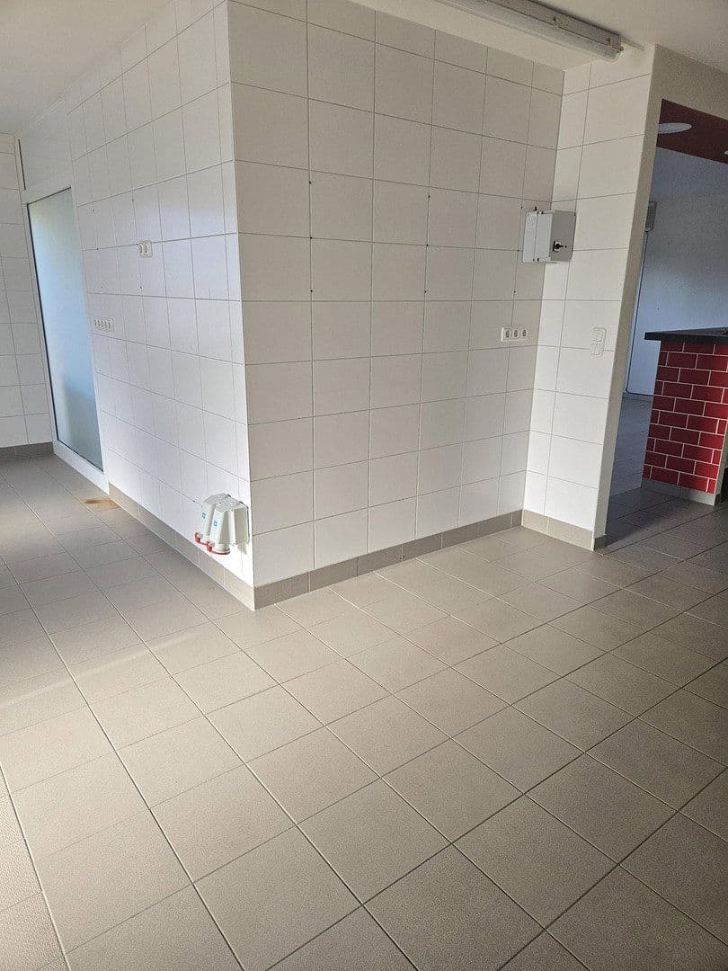 Prenájom nebytového priestoru 185 m², Windbergweg 1, Berlin, Berlín Prenájom nebytového priestoru 185 m², Windbergweg 1, Berlin, Berlín