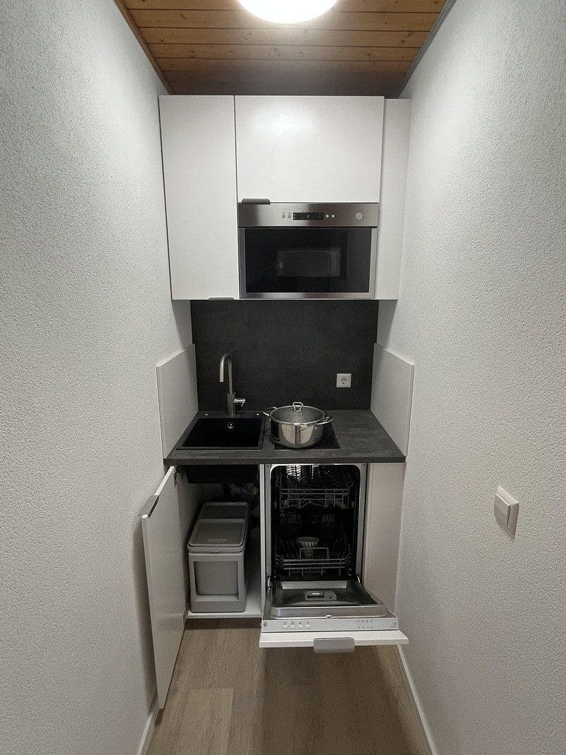 Prenájom bytu 1-izbový 17 m², Mühlstrasse 50, Nürtingen, Bádensko-Wurttembersko Prenájom bytu 1-izbový 17 m², Mühlstrasse 50, Nürtingen, Bádensko-Wurttembersko
