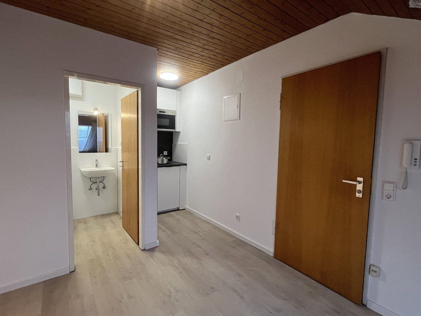 Prenájom bytu 1-izbový 17 m², Mühlstrasse 50, Nürtingen, Bádensko-Wurttembersko Prenájom bytu 1-izbový 17 m², Mühlstrasse 50, Nürtingen, Bádensko-Wurttembersko