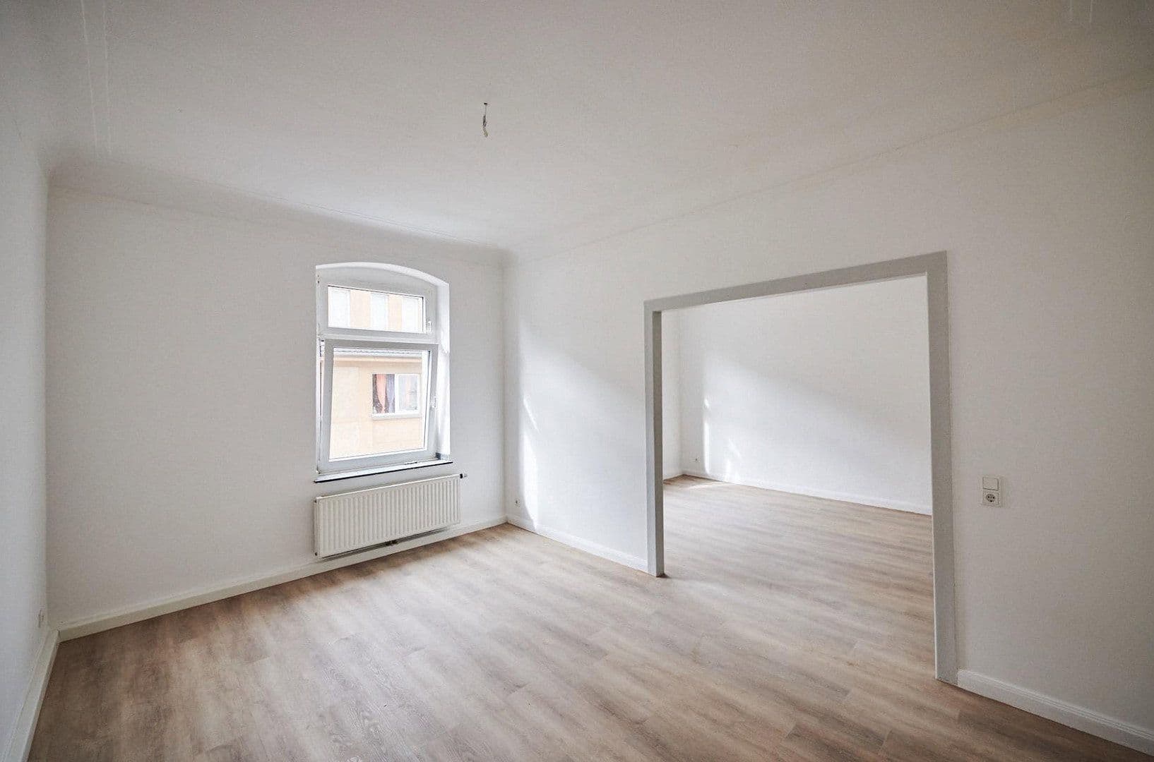 Prenájom bytu 3-izbový 96 m², Düsseldorf, Severné Porýnie - Westfálsko Prenájom bytu 3-izbový 96 m², Düsseldorf, Severné Porýnie - Westfálsko