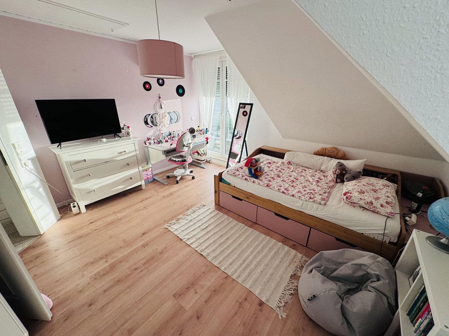 Predaj domu 180 m², pozemek 550 m², Seelze, Dolné Sasko Predaj domu 180 m², pozemek 550 m², Seelze, Dolné Sasko